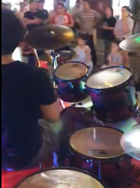 龙老师渔湾里演出片段