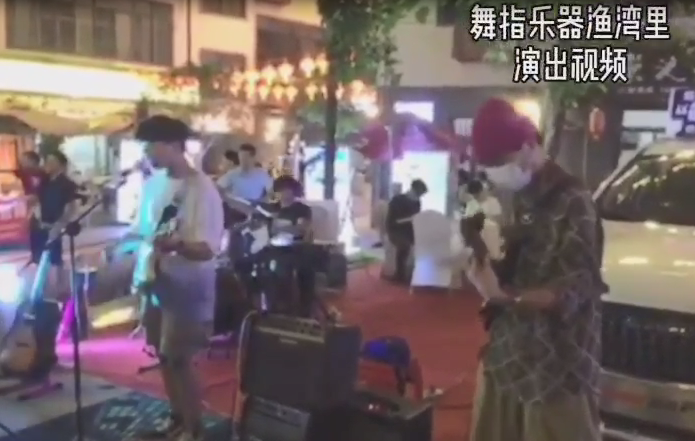 声乐学员街演精彩片段 2