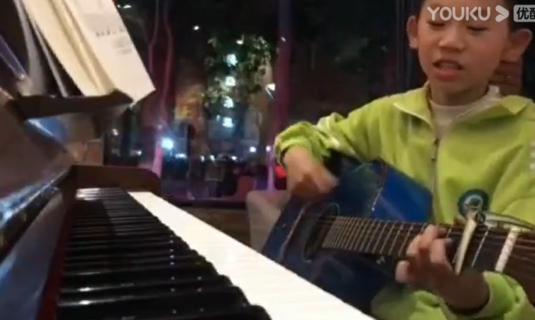 曾睿文《有没有人告诉你》