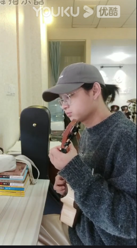 佚名老师《铃儿响叮当》