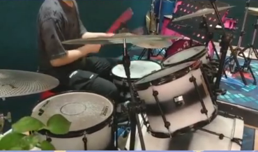 罗老师架子鼓独奏《大风吹》